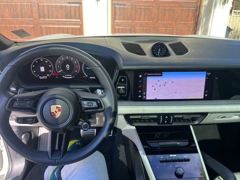 Used 2024 Porsche Cayenne S image 14