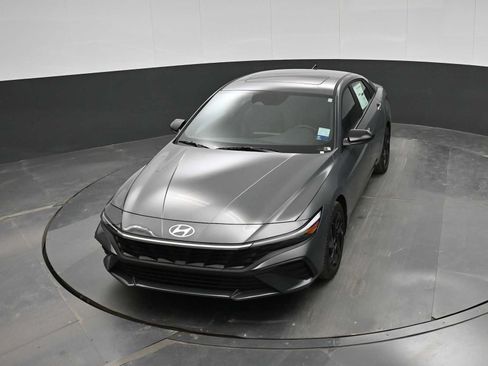 New 2026 Hyundai Elantra SEL Sport FWD image 26