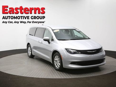 Used 2023 Chrysler Voyager LX image 49