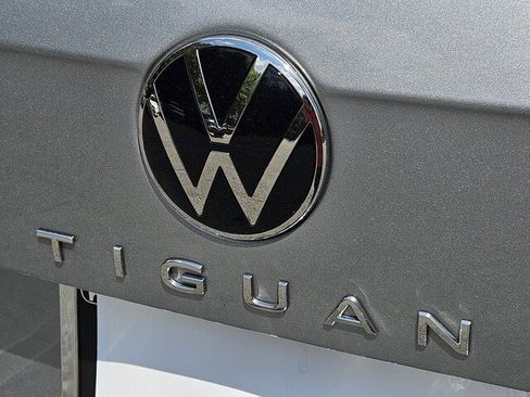 Used 2023 Volkswagen Tiguan SE R-Line FWD image 29