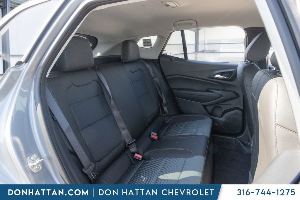 New 2026 Chevrolet Trax LT w/ Driver Confidence Package FWD image 19