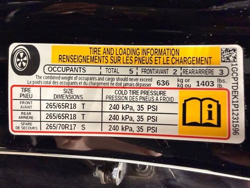 Used 2023 Chevrolet Colorado Z71 w/ Z71 Convenience Package 2 AWD/4WD image 47
