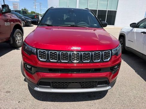 Used 2025 Jeep Compass Limited AWD/4WD image 2
