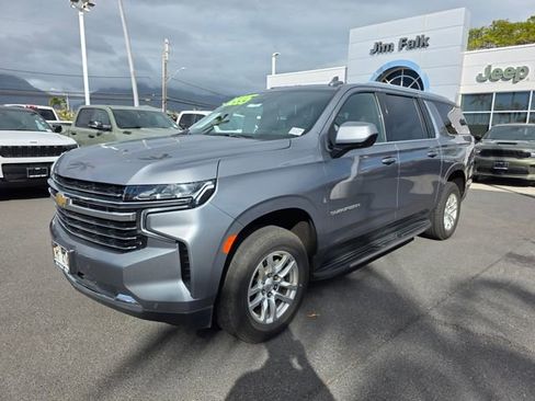 Used 2022 Chevrolet Suburban LT image 3