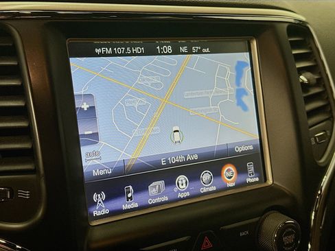 Used 2015 Jeep Grand Cherokee Limited w/ Luxury Group II image 22