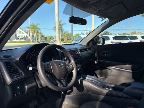 Used 2018 Honda HR-V LX image 13