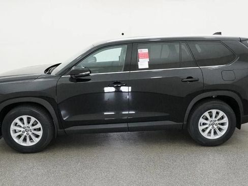 New 2026 Toyota Grand Highlander XLE image 3