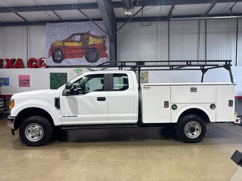 Used 2017 Ford F350 XL w/ Power Equipment Group AWD/4WD image 12
