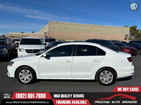 Used 2017 Volkswagen Jetta S image 2