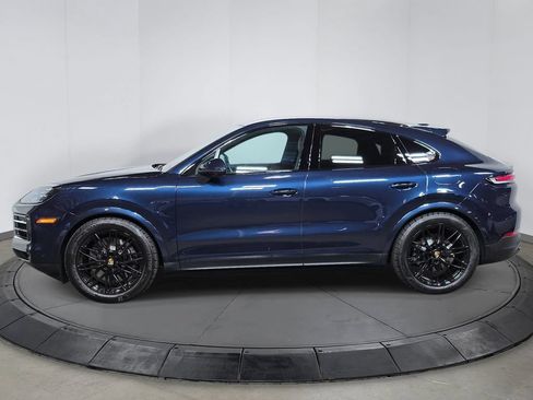 Certified 2024 Porsche Cayenne Coupe AWD/4WD image 2