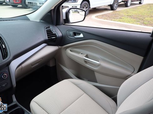 Used 2017 Ford Escape SE FWD image 25
