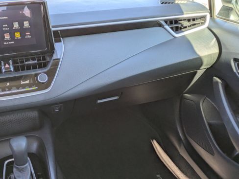 Used 2025 Toyota Corolla LE image 17