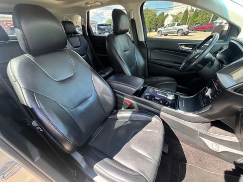 Used 2019 Ford Edge Titanium w/ Equipment Group 301A FWD image 30