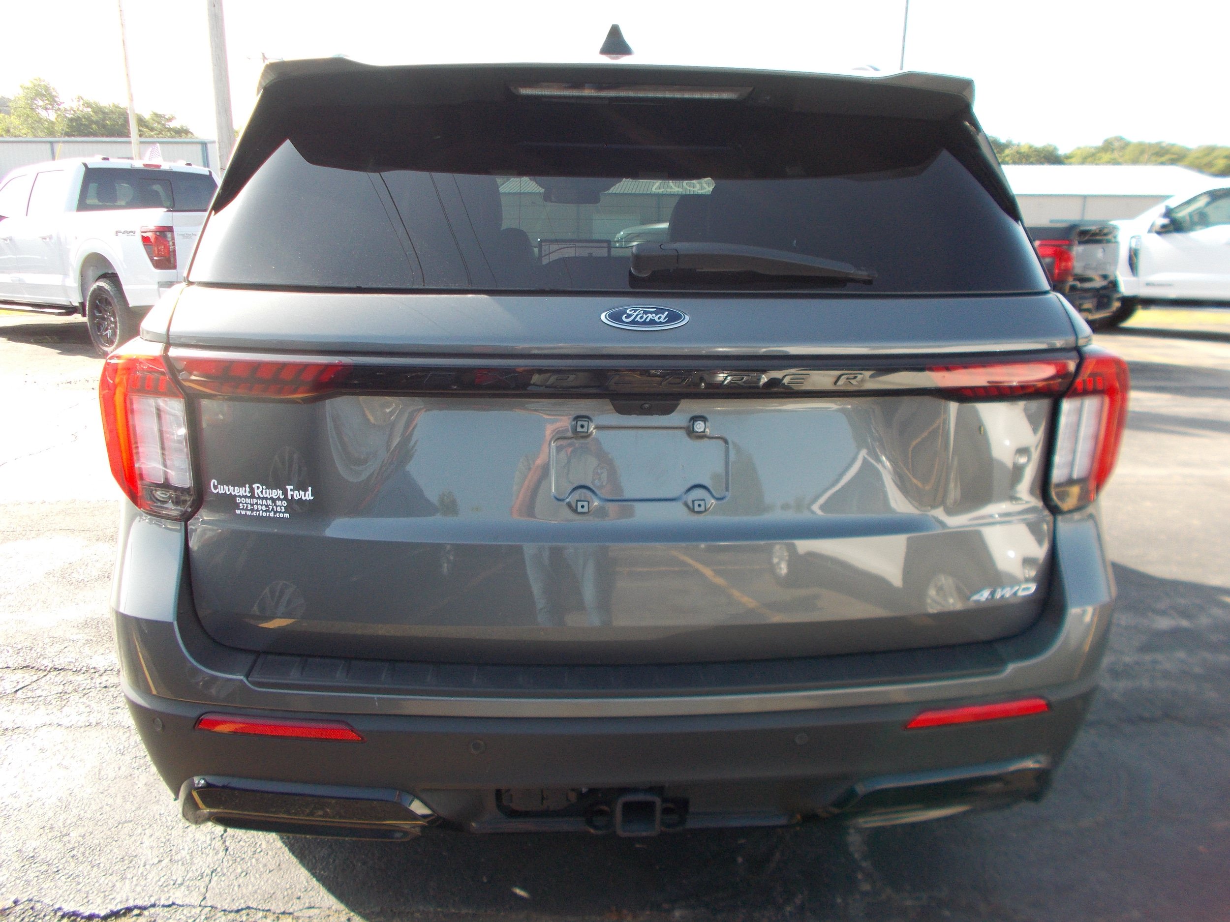 Used 2025 Ford Explorer ST-Line w/ Premium Package AWD/4WD image 3