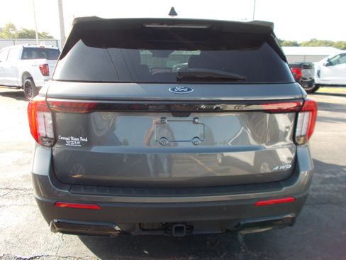 Used 2025 Ford Explorer ST-Line w/ Premium Package AWD/4WD image 3