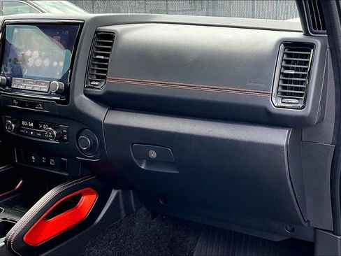 Used 2024 Nissan Frontier PRO-4X w/ Technology Package AWD/4WD image 24