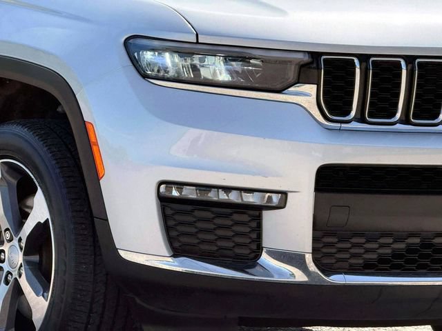 Used 2023 Jeep Grand Cherokee L Limited AWD/4WD image 11