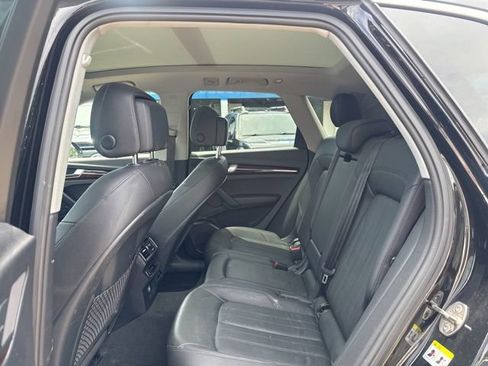 Used 2018 Audi Q5 2.0T Premium Plus w/ Premium Plus Package AWD/4WD image 11