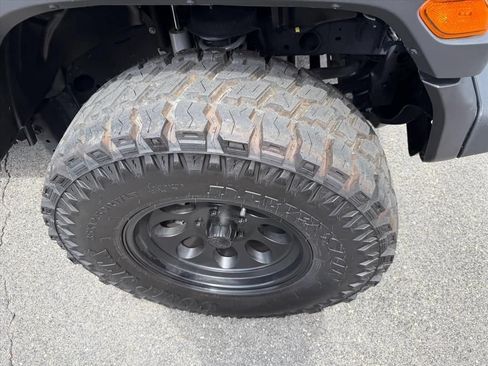 Used 2025 Jeep Wrangler Sport AWD/4WD image 27