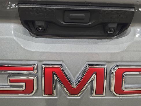New 2026 GMC Sierra 1500 SLE image 13