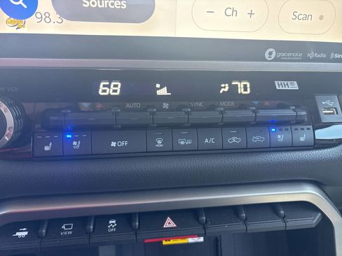 Used 2023 Toyota Tundra Limited image 22