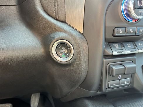 Certified 2022 GMC Sierra 2500 Denali w/ Denali Ultimate Package image 17