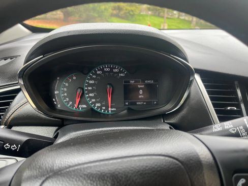 Used 2018 Chevrolet Trax LT w/ LT Convenience Package AWD/4WD image 12