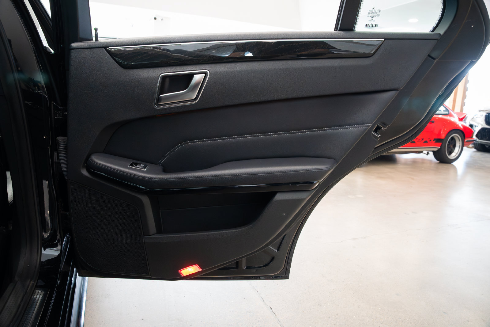 Used 2015 Mercedes-Benz E 250 BlueTEC Sedan image 22