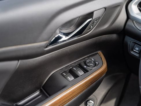 Used 2023 GMC Acadia SLE w/ Driver Convenience Package image 25