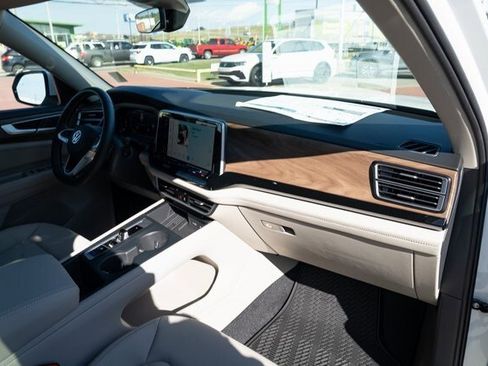 New 2026 Volkswagen Atlas SE image 39
