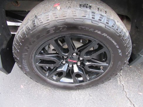 Used 2023 GMC Sierra 1500 Elevation w/ Elevation Premium Package image 21