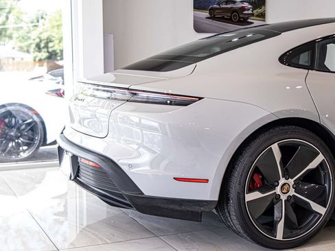 Used 2021 Porsche Taycan 4S w/ Premium Package AWD/4WD image 13