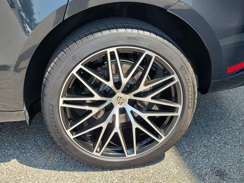 Certified 2026 Porsche Macan Turbo AWD/4WD image 12