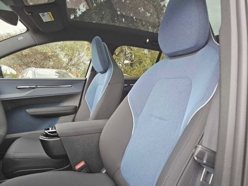 New 2026 Volvo EX30 Plus w/ Protection Package Premier image 20