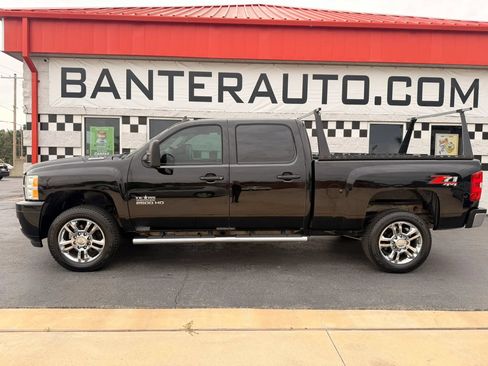 Used 2014 Chevrolet Silverado 2500 LTZ w/ LTZ Plus Package AWD/4WD image 2