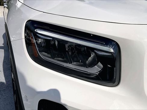 Used 2025 Mercedes-Benz GLB 250 GLB 250 image 27