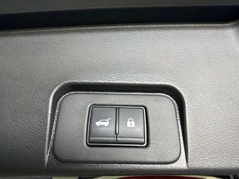 Used 2024 Nissan Rogue SV FWD image 26