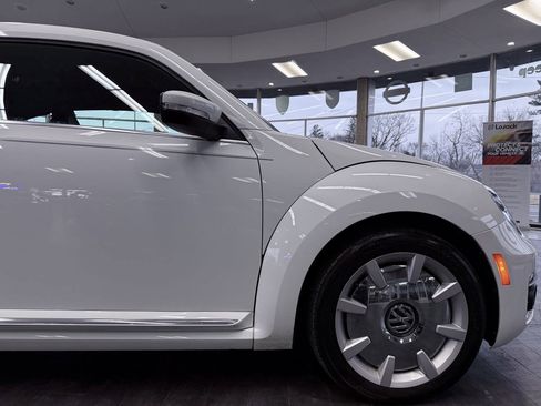 Used 2018 Volkswagen Beetle 2.0T SE image 6