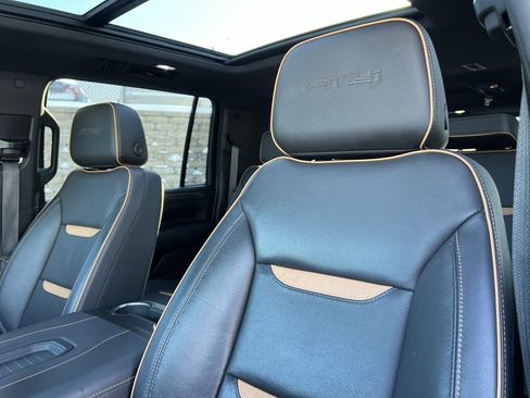 Used 2023 GMC Yukon XL AT4 image 16