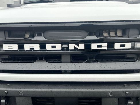 Used 2022 Ford Bronco Outer Banks image 12