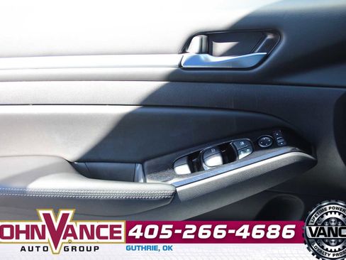 Used 2023 Nissan Altima 2.5 SV image 26