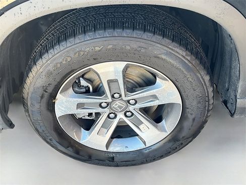 Used 2025 Honda Pilot EX-L image 32