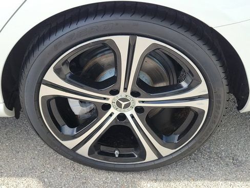 Used 2023 Mercedes-Benz C 300 Sedan image 8
