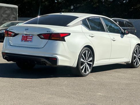 Certified 2022 Nissan Altima 2.5 SR FWD image 3