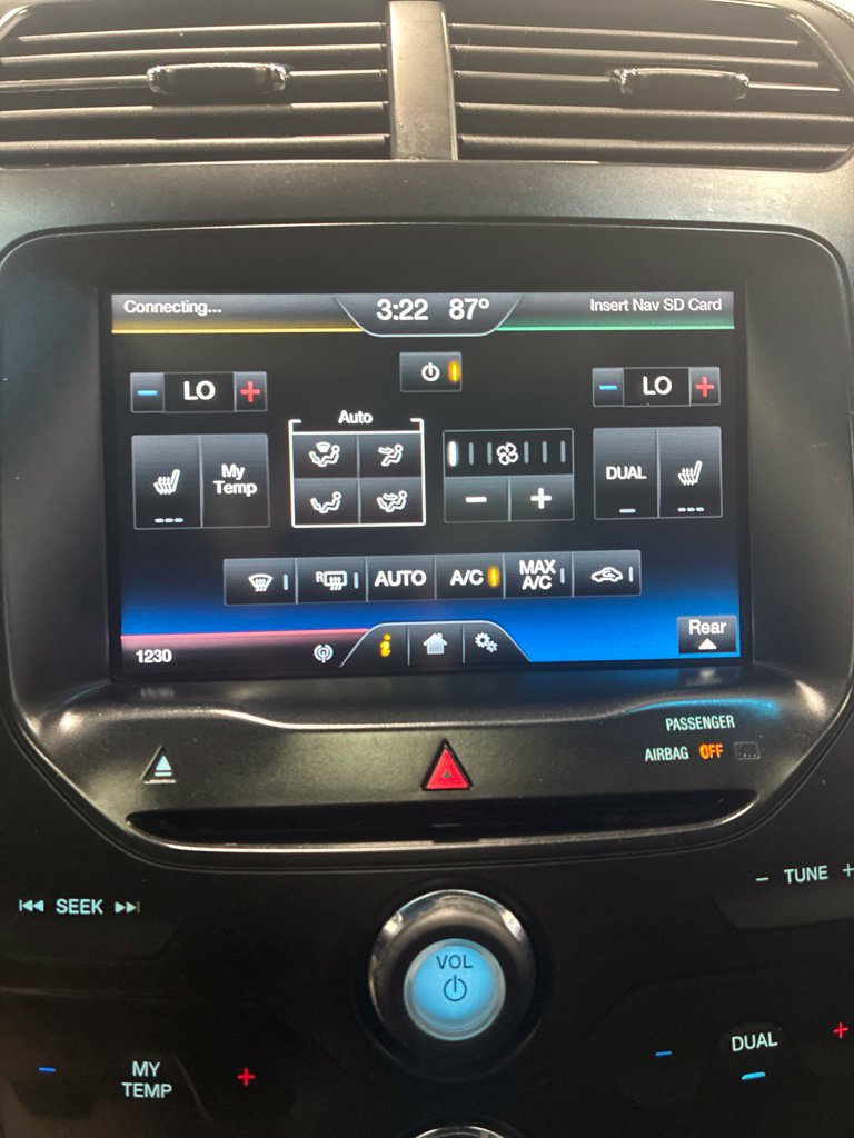 Used 2015 Ford Explorer XLT w/ Equipment Group 202B AWD/4WD image 22