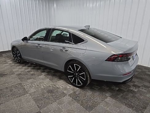 Used 2025 Honda Accord Touring image 9