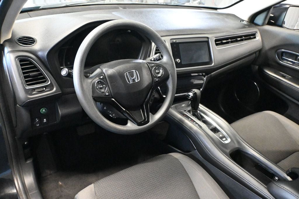 Used 2022 Honda HR-V EX image 9