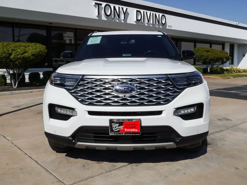 Used 2021 Ford Explorer Platinum w/ Equipment Group 601A AWD/4WD image 3