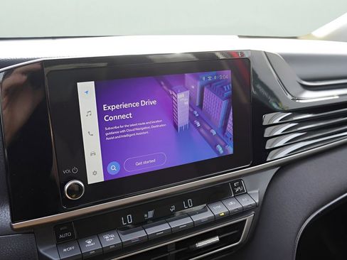 Used 2025 Toyota Camry LE image 22