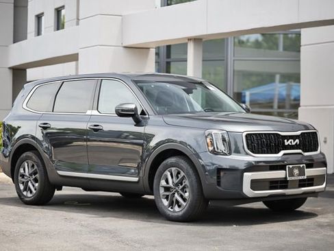 Used 2024 Kia Telluride LX FWD image 1